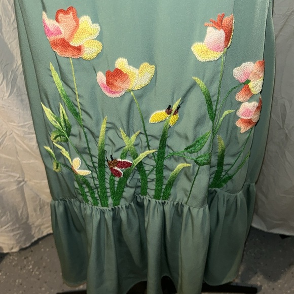 Saia dress size large. NWOT never worn. Intricate design, embroidered print - Picture 4 of 10